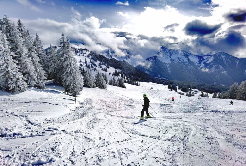 Günstige Skigebiete Österreich - wir haben 5 Tipps für deinen Winterurlaub mit Kindern